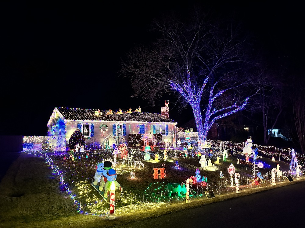 Full house 2023 Picture near Richmond